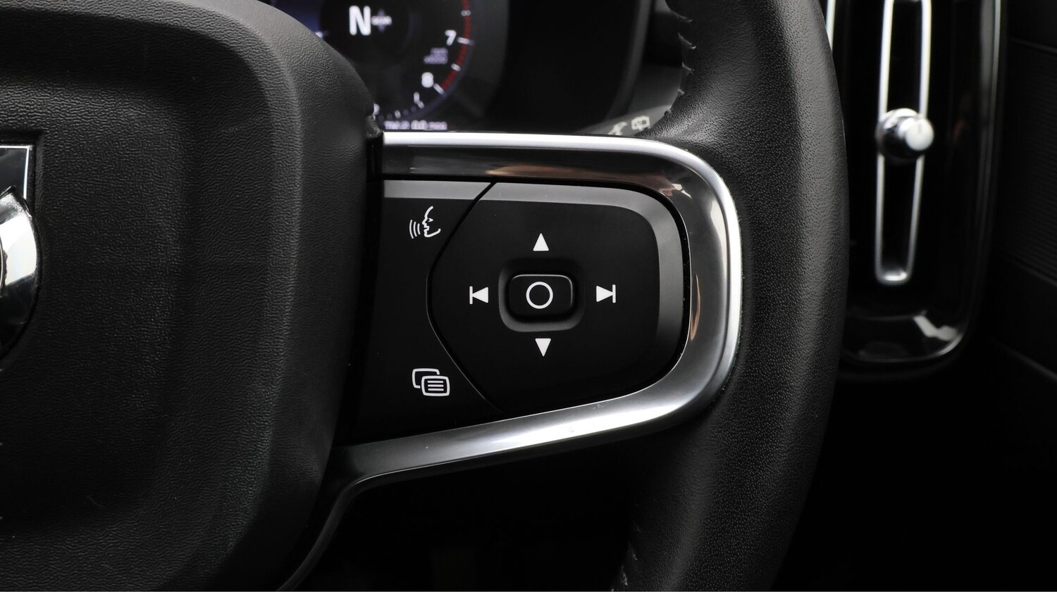 Used Volvo XC40 2021 for sale - 77628009: Photo 24