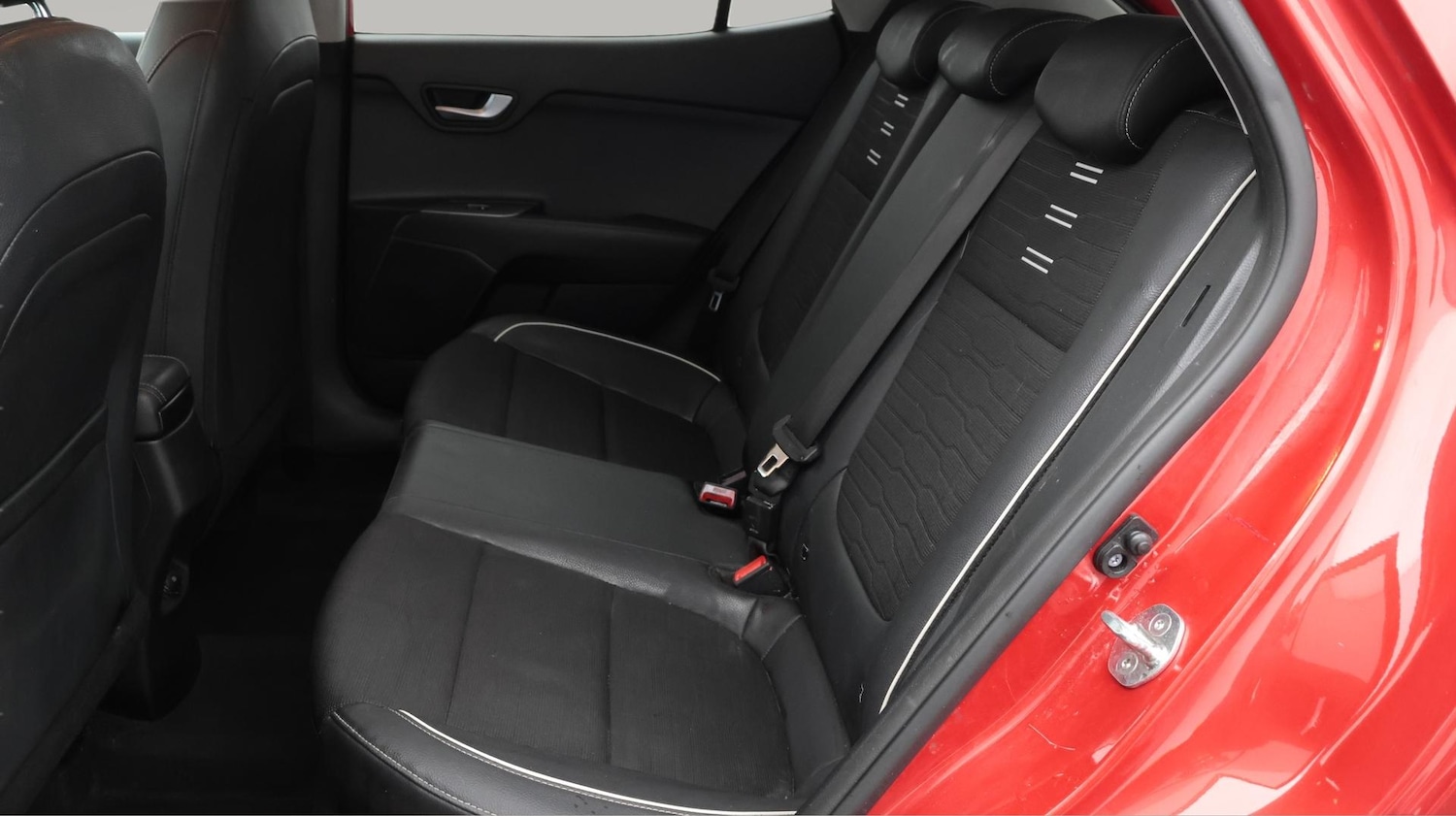 Used Kia Stonic 2021 for sale - 76158479: Photo 17