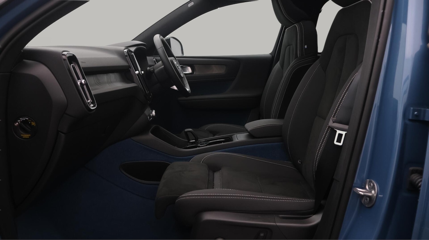 Used Volvo XC40 2024 for sale - 76781655: Photo 15