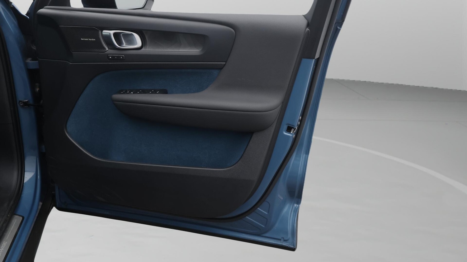 Used Volvo XC40 2024 for sale - 76781655: Photo 16