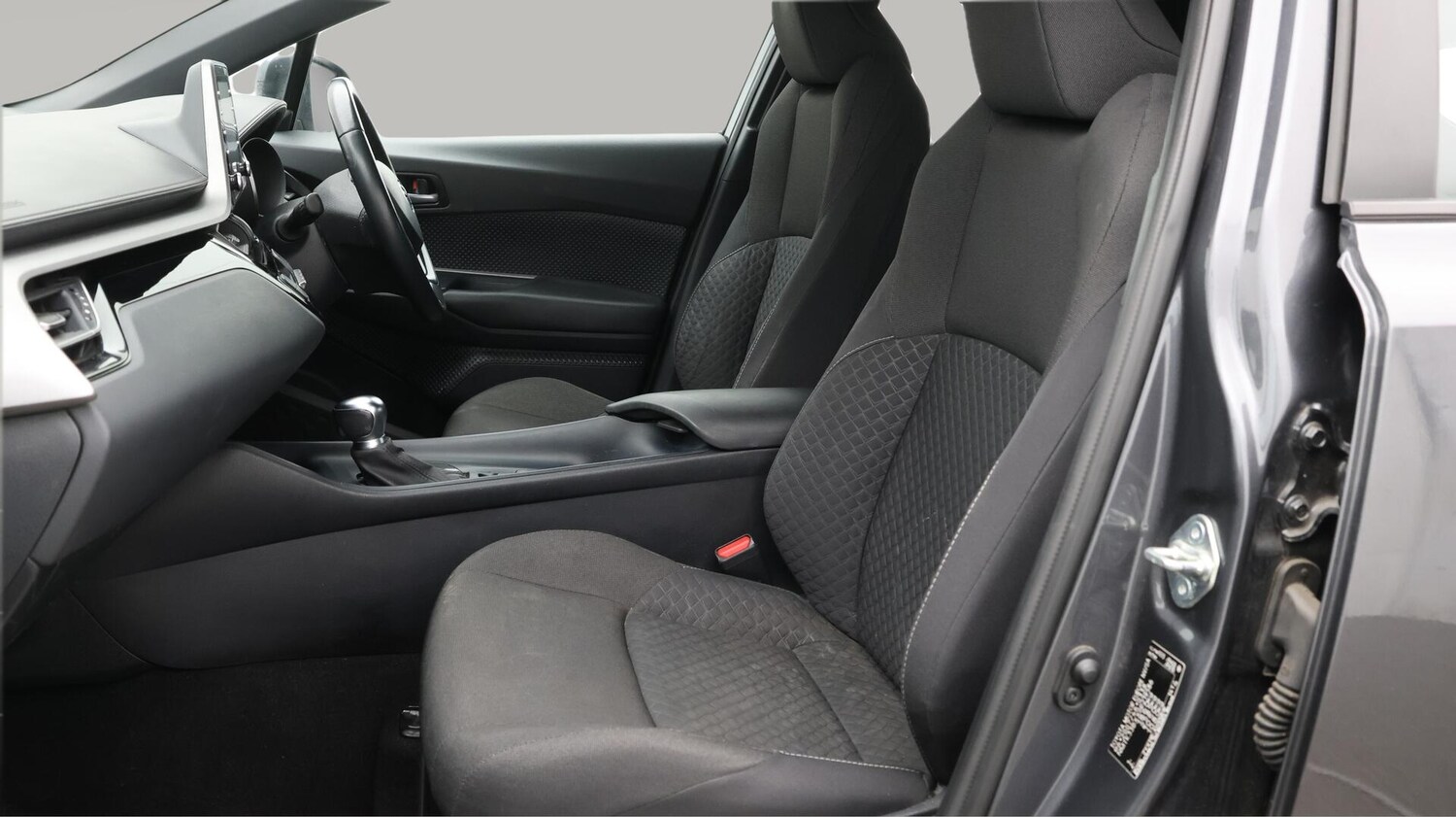 Used Toyota C-HR 2022 for sale - 76659135: Photo 15