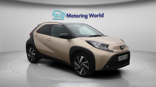 Used Toyota Aygo X 2023 for sale - 75658508: Photo 2