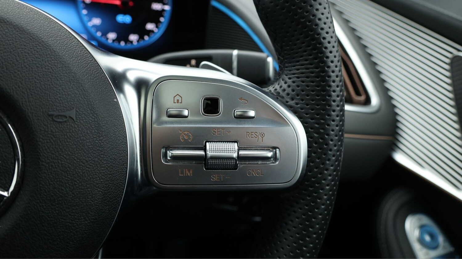 Used Mercedes-Benz EQC 2023 for sale - 77181686: Photo 25