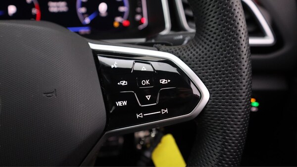 Used Volkswagen T-Roc 2022 for sale - 74667941: Photo 26