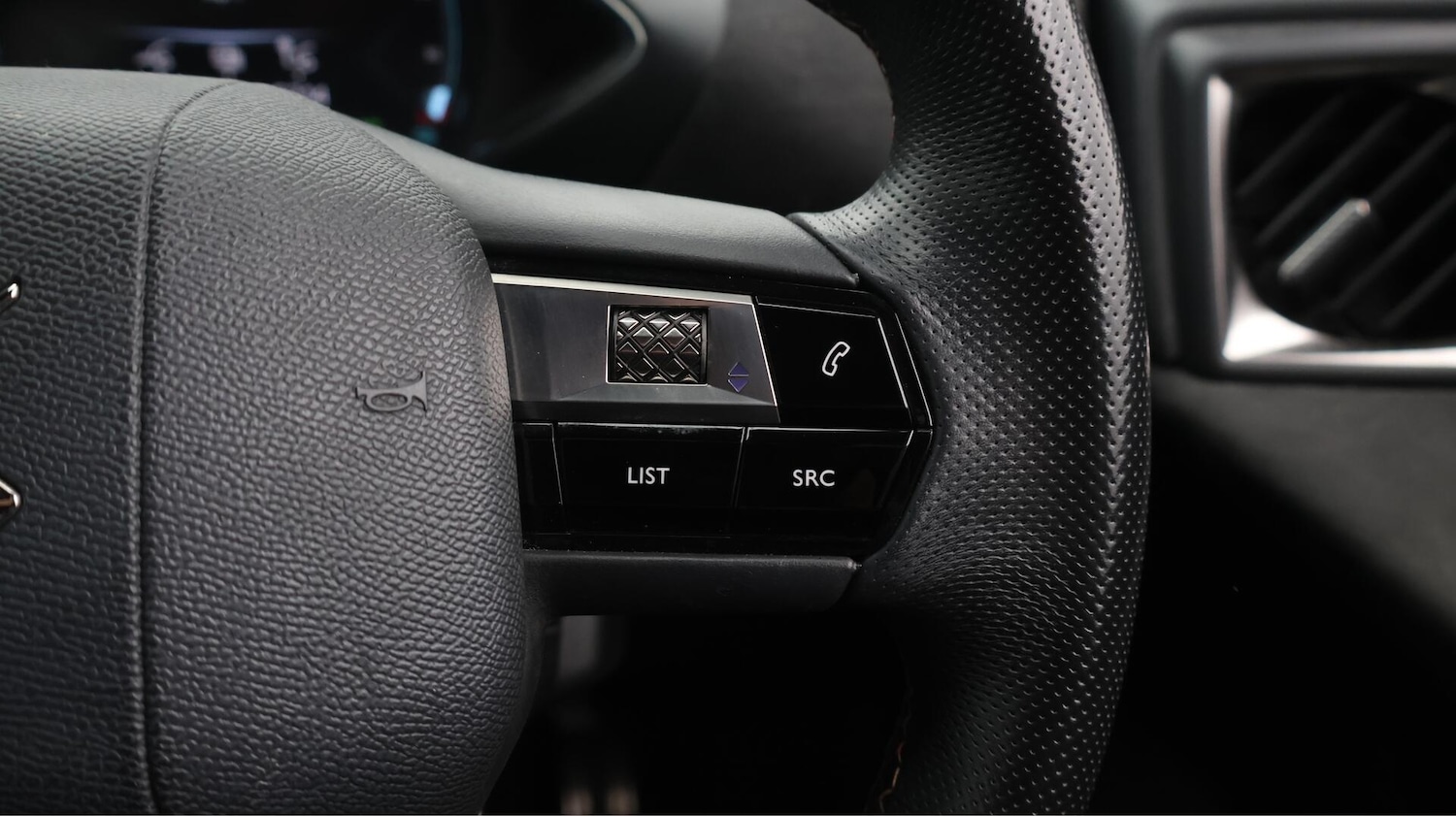 Used DS Automobiles DS 3 Crossback 2021 for sale - 76423035: Photo 25