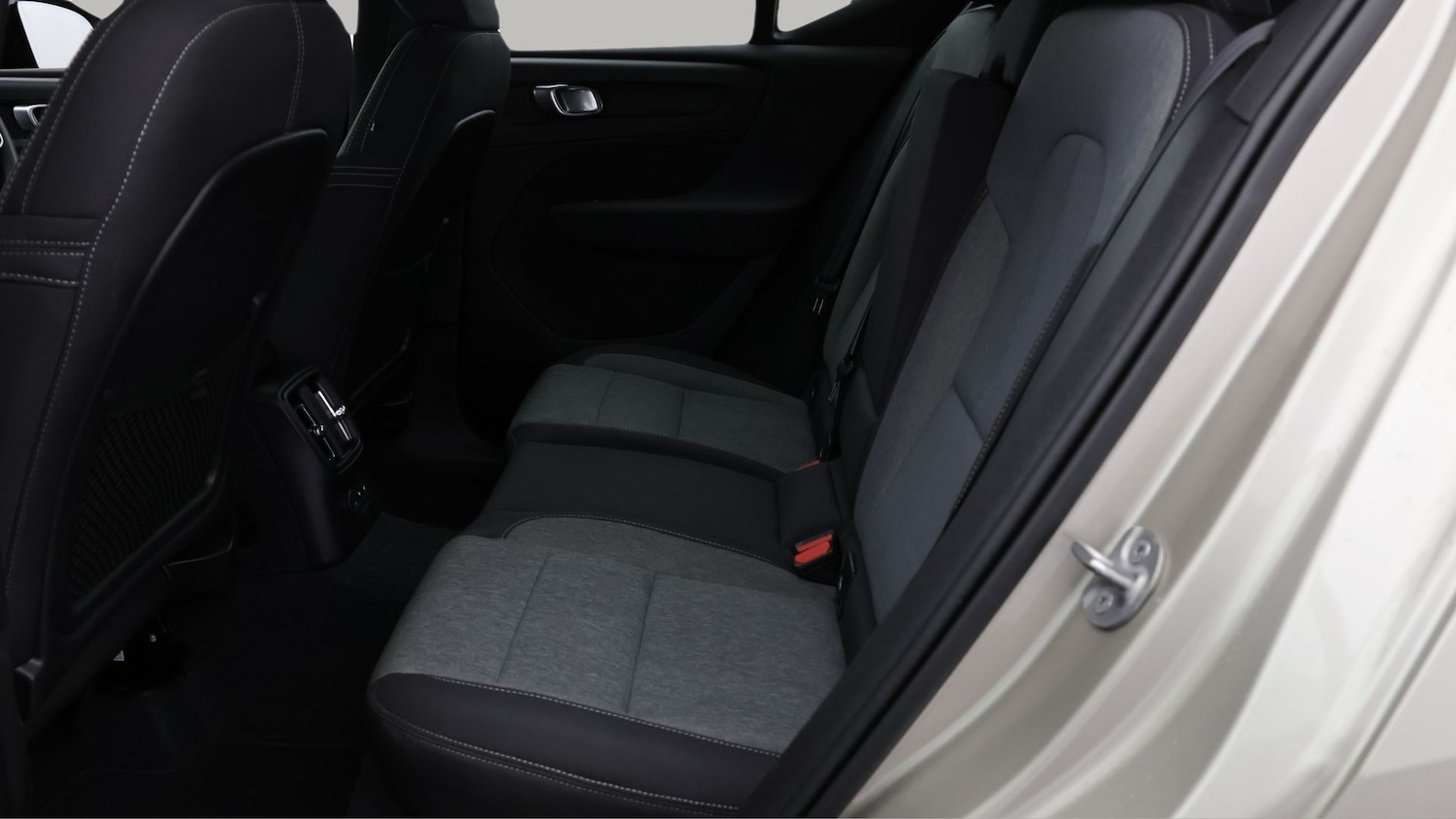 Used Volvo XC40 2023 for sale - 78062175: Photo 16