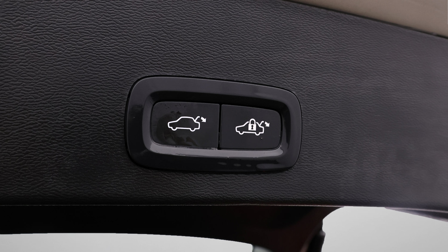 Used Volvo XC40 2023 for sale - 78062175: Photo 22