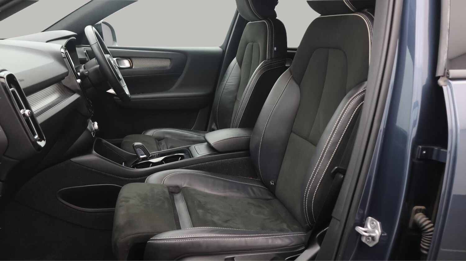 Used Volvo XC40 2021 for sale - 76549971: Photo 14