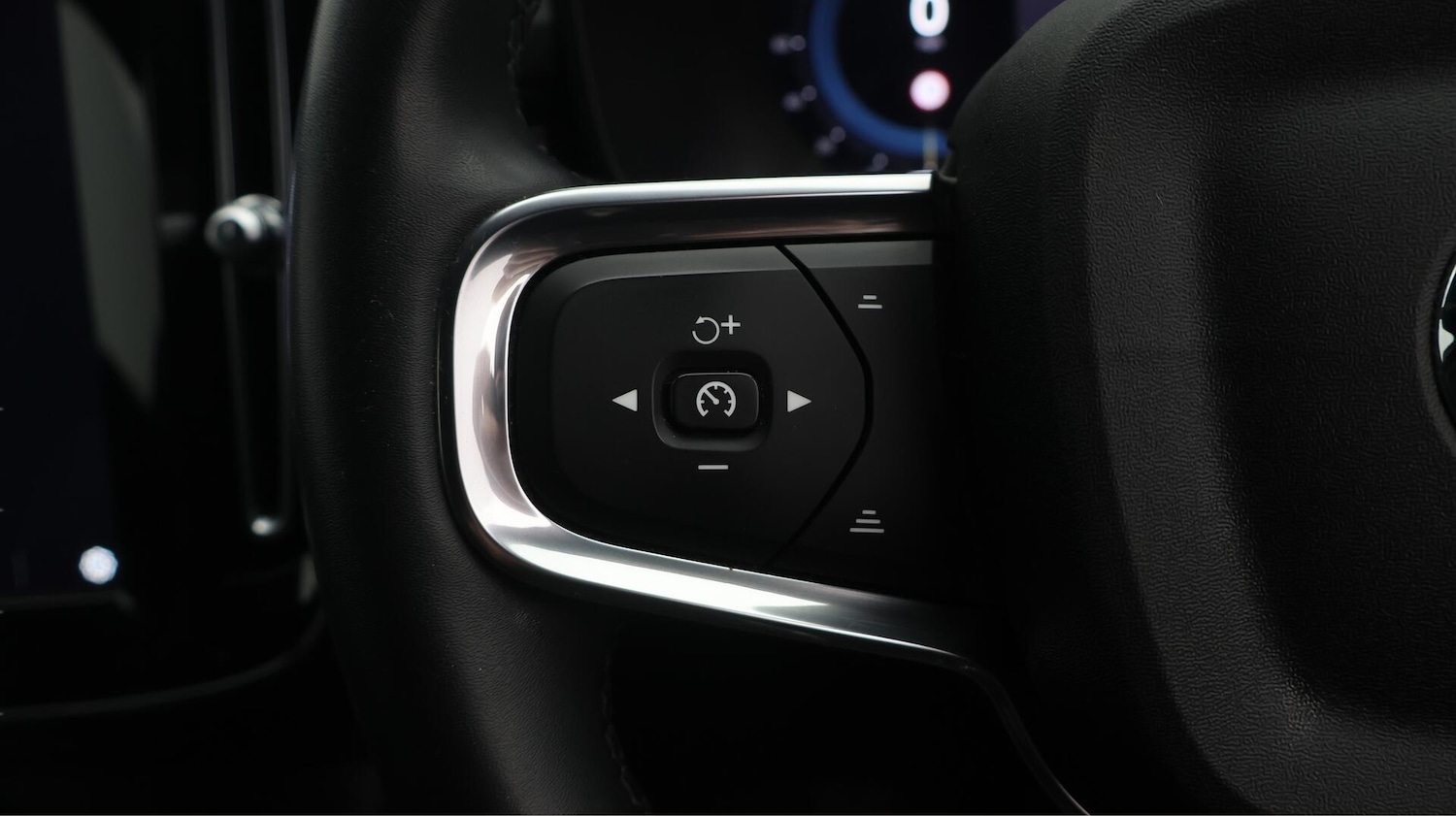 Used Volvo XC40 2021 for sale - 76549971: Photo 24