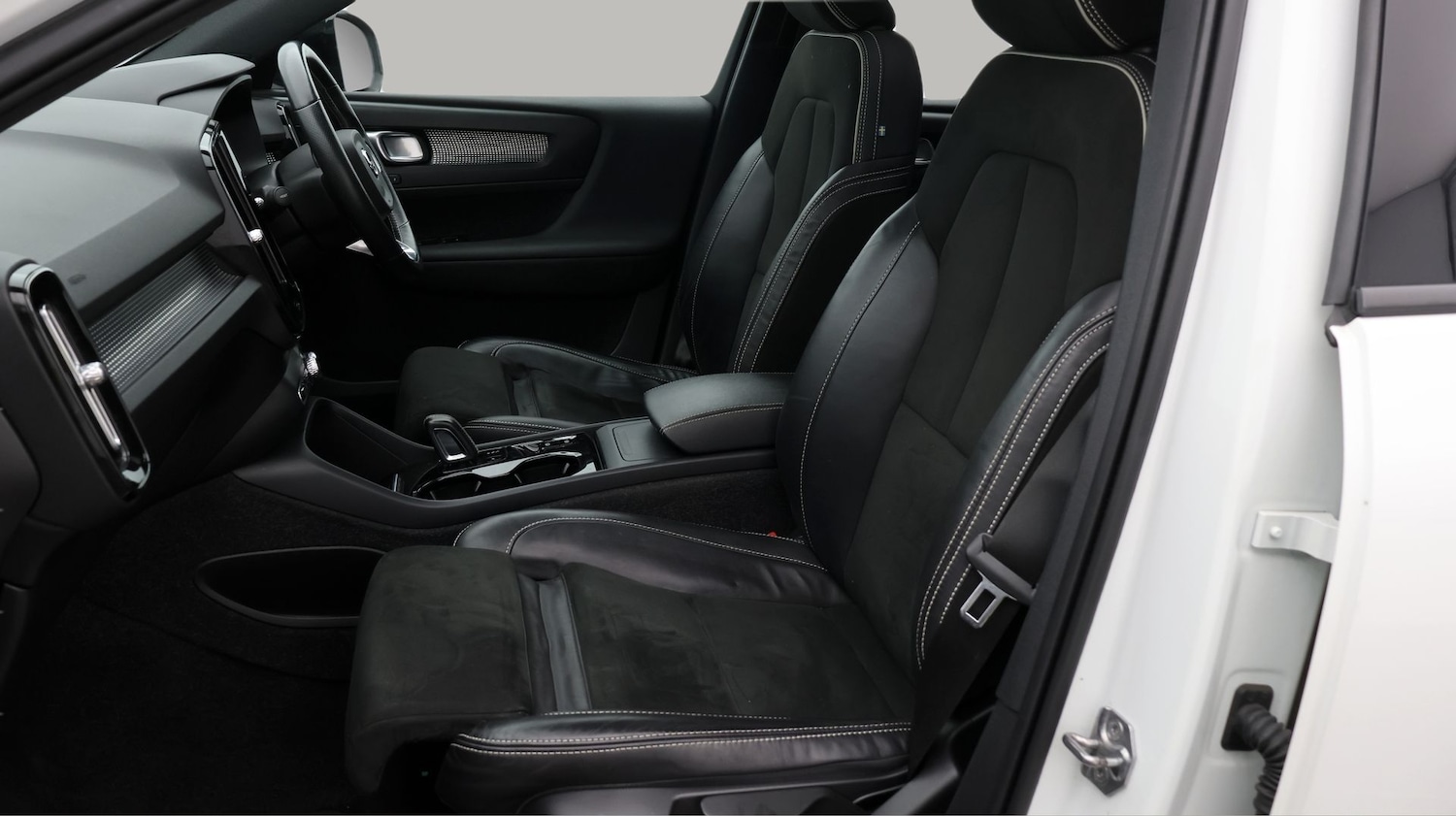 Used Volvo XC40 2021 for sale - 77643895: Photo 14