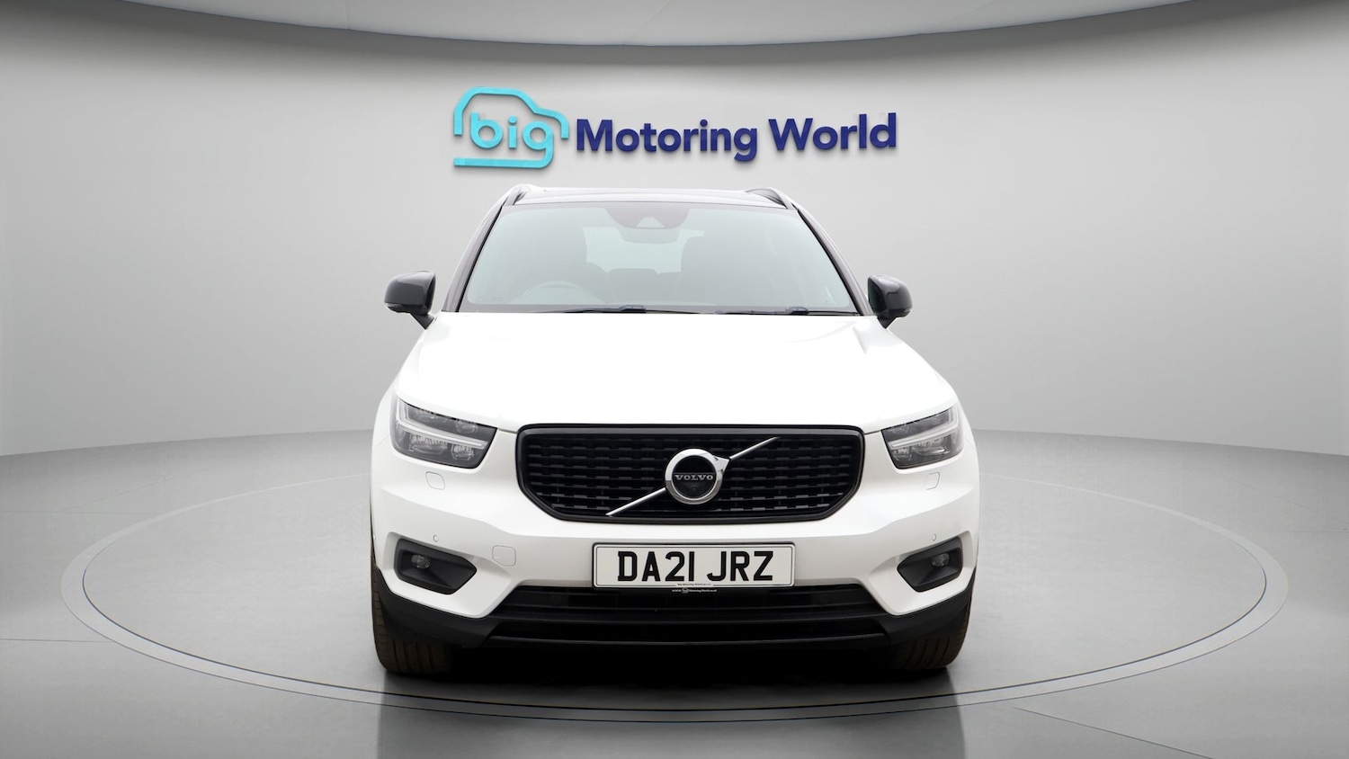 Used Volvo XC40 2021 for sale - 77643895: Photo 2