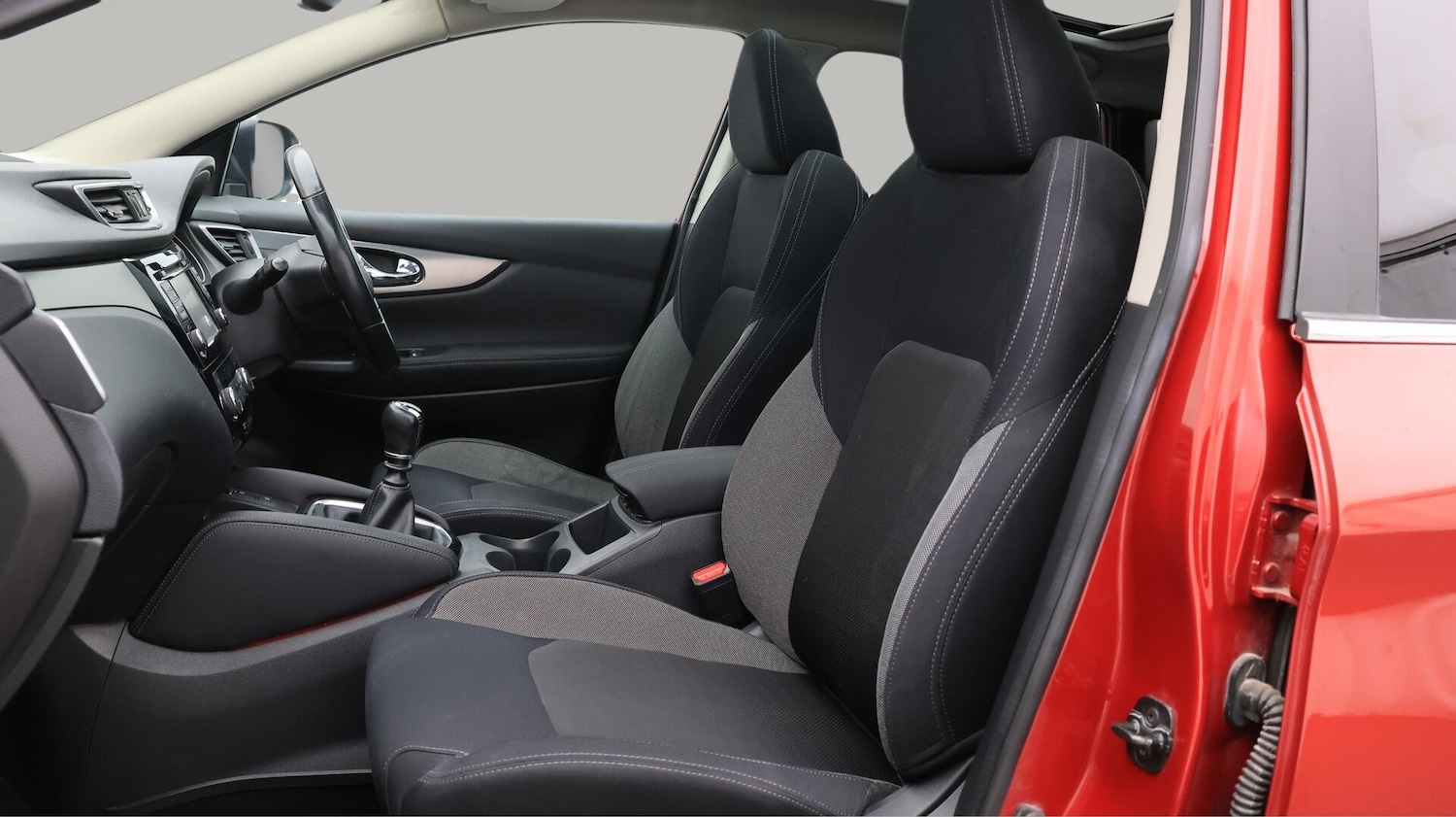 Used Nissan Qashqai 2017 for sale - 76512084: Photo 15