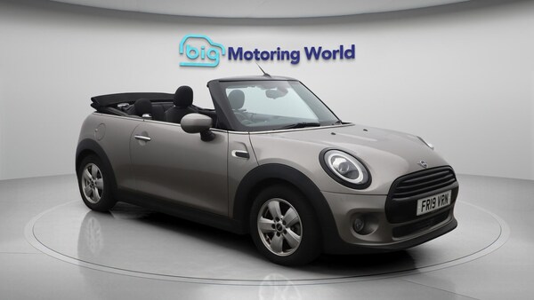 Used MINI Convertible 2019 for sale - 76271009: Photo 2