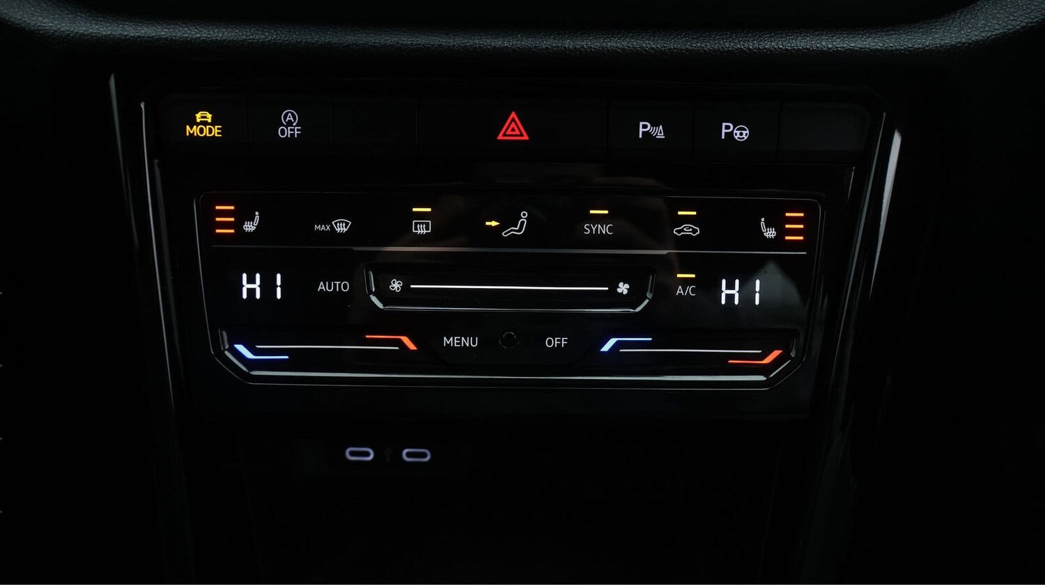 Used Volkswagen T-Roc 2023 for sale - 77363836: Photo 12