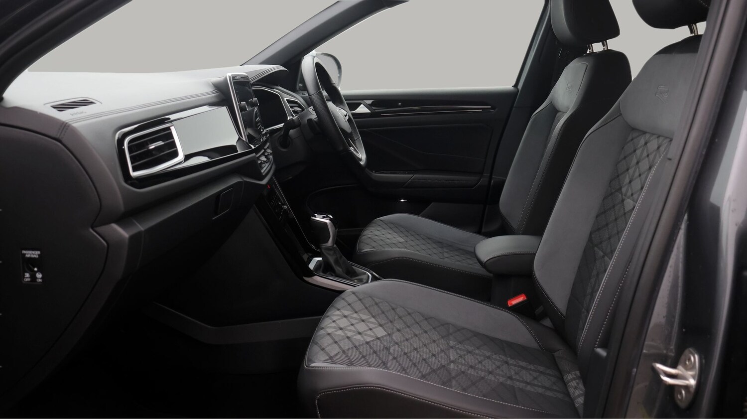 Used Volkswagen T-Roc 2023 for sale - 77363836: Photo 14