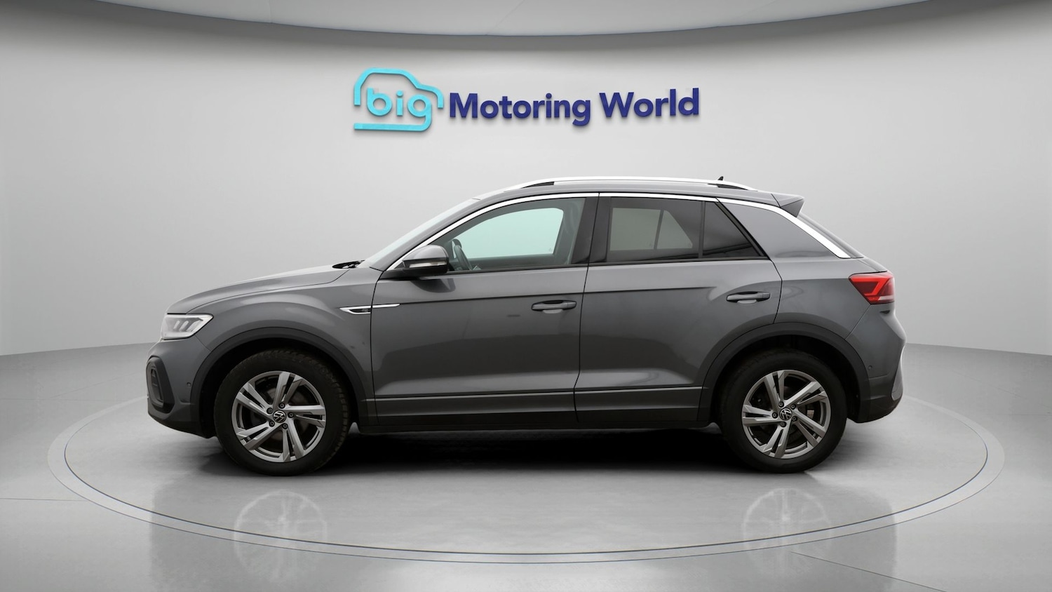 Used Volkswagen T-Roc 2023 for sale - 77363836: Photo 4