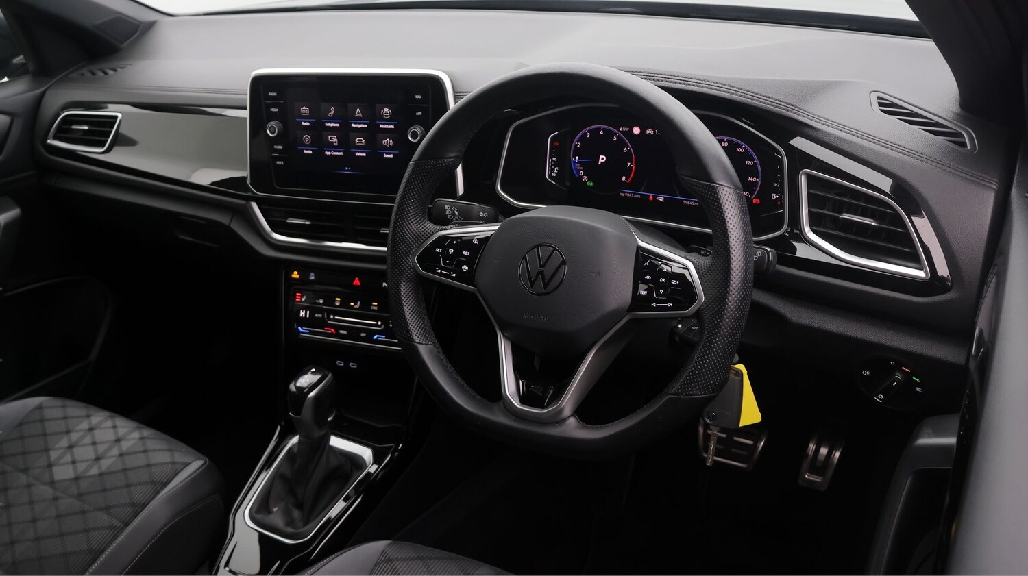 Used Volkswagen T-Roc 2023 for sale - 77363836: Photo 9