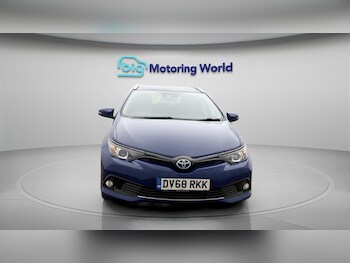 Used Toyota Auris 2019 for sale - 77675122: Photo