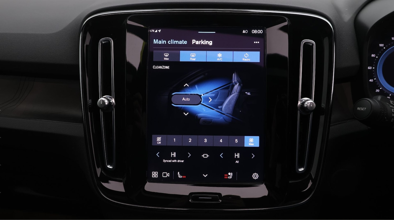 Used Volvo XC40 2023 for sale - 77851581: Photo 12