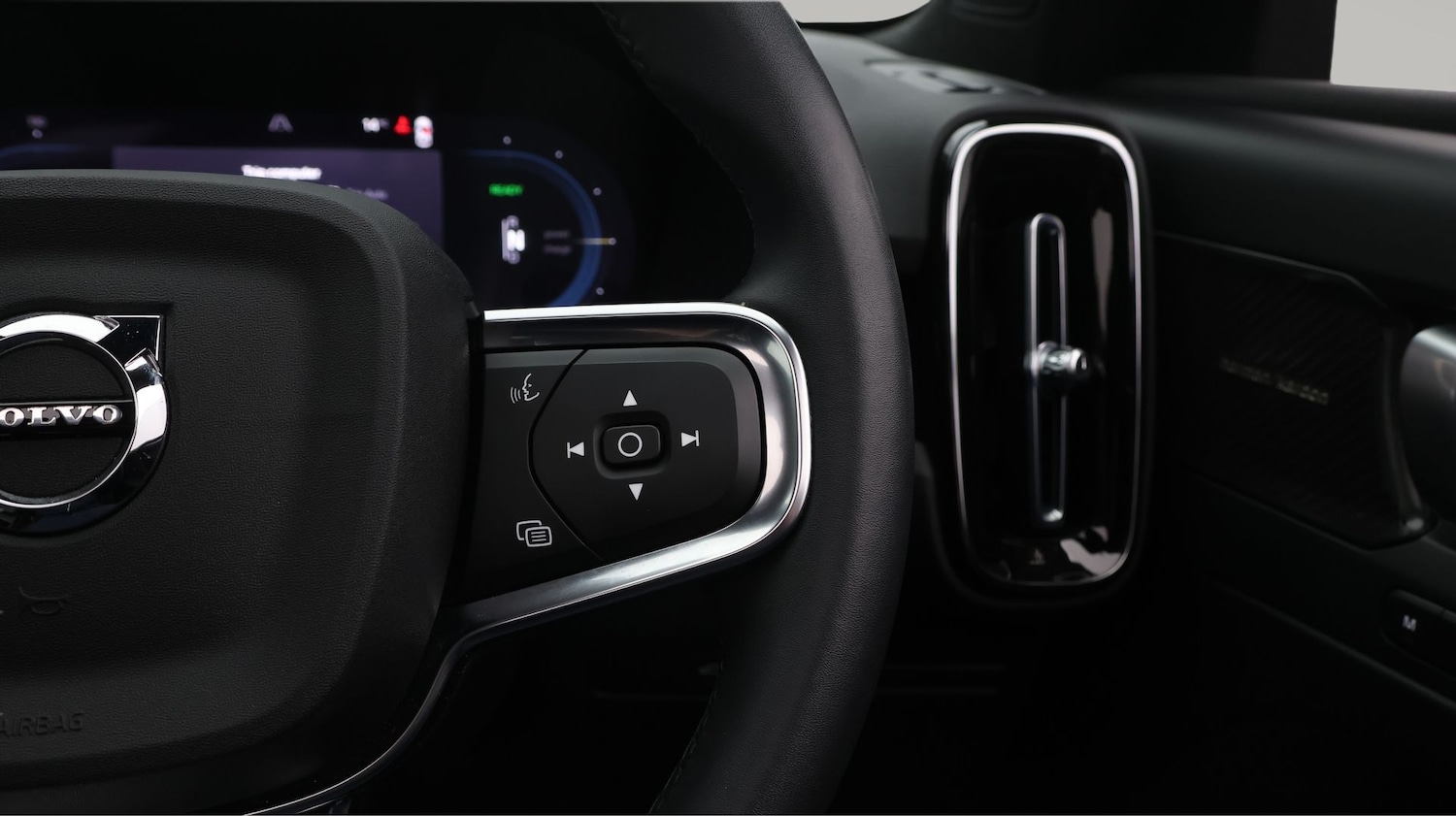 Used Volvo XC40 2023 for sale - 77851581: Photo 26