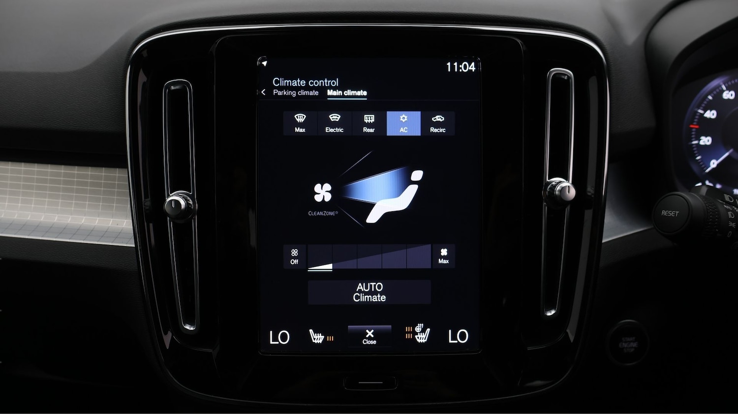 Used Volvo XC40 2023 for sale - 77822099: Photo 12