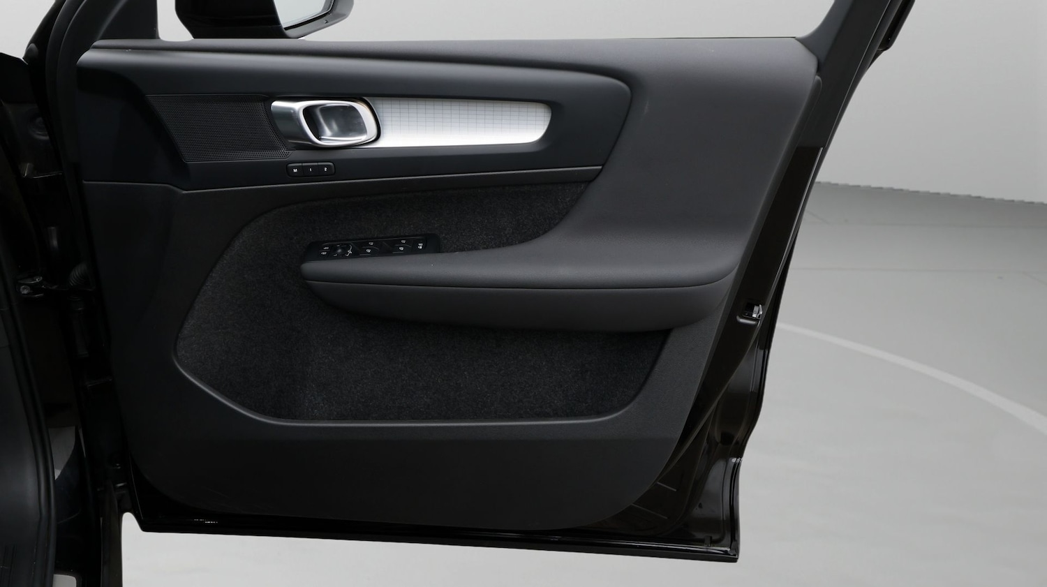 Used Volvo XC40 2023 for sale - 77822099: Photo 15