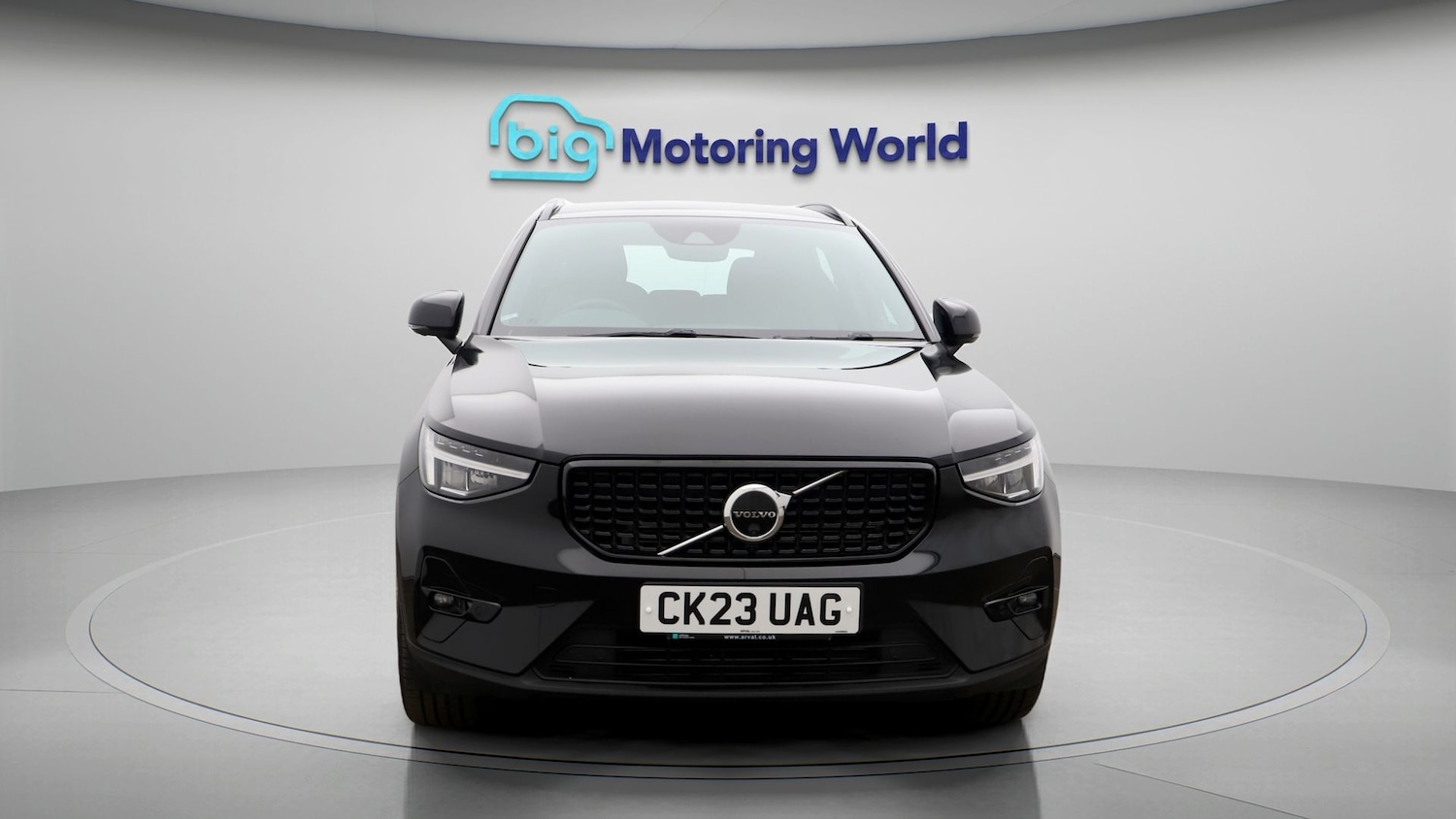 Used Volvo XC40 2023 for sale - 77822099: Photo 2