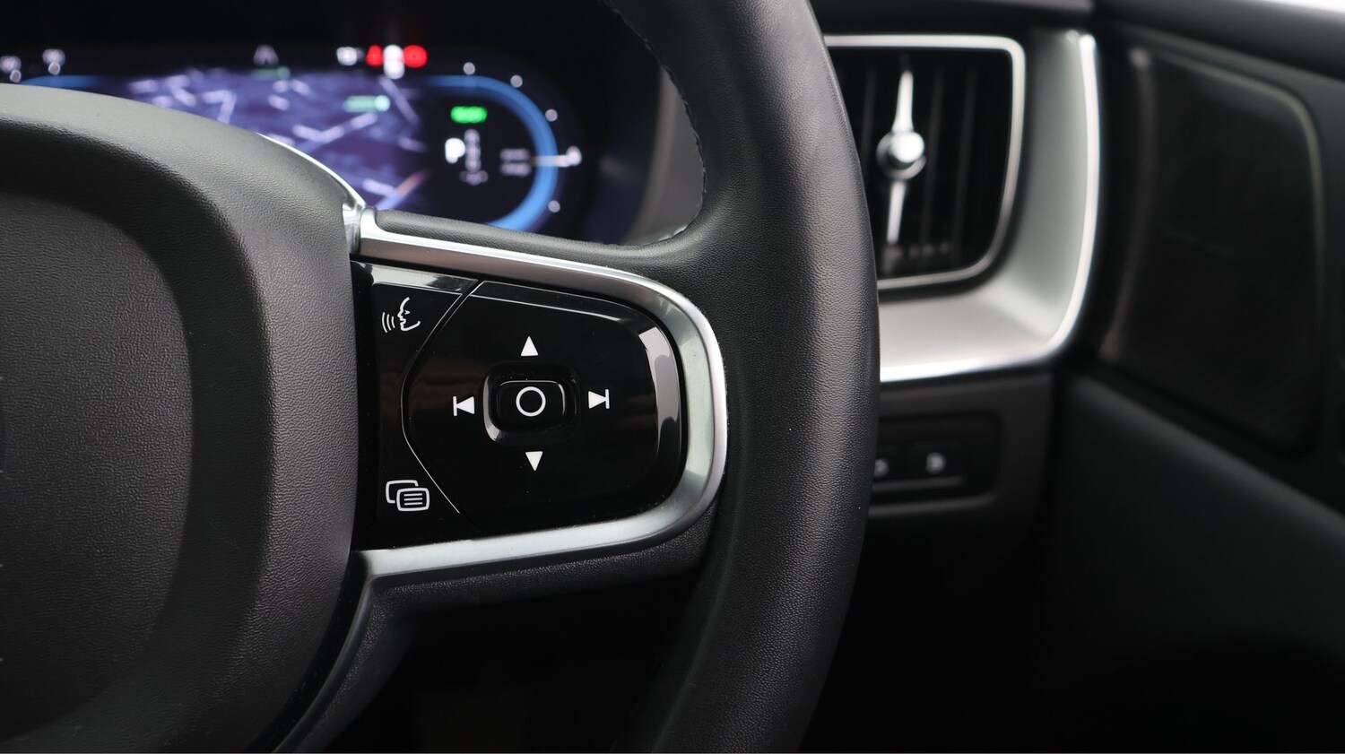 Used Volvo XC60 2022 for sale - 77181498: Photo 22