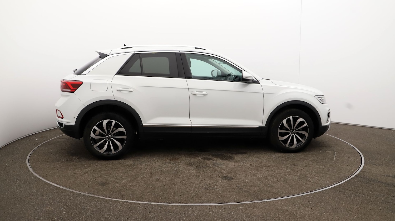 Used Volkswagen T-Roc for sale - 76809732: Photo 42