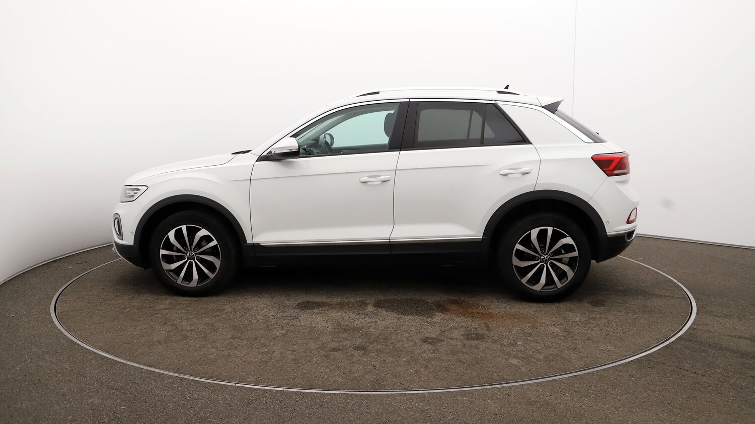 Used Volkswagen T-Roc for sale - 76809732: Photo 56