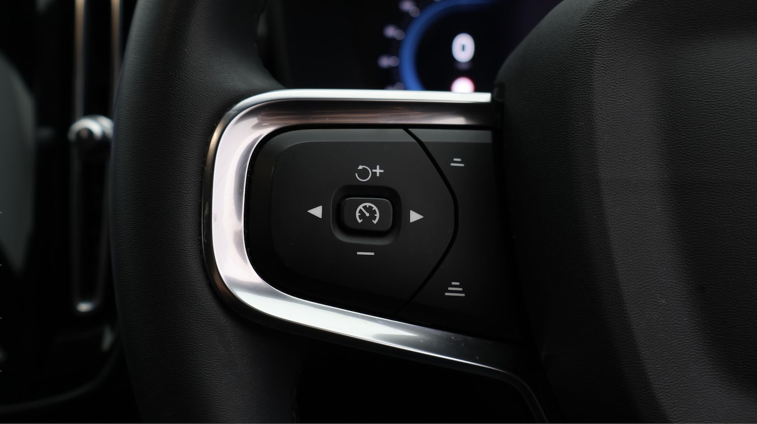 Used Volvo XC40 2022 for sale - 77310802: Photo 21