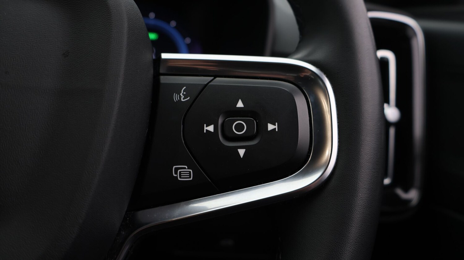 Used Volvo XC40 2022 for sale - 77310802: Photo 25