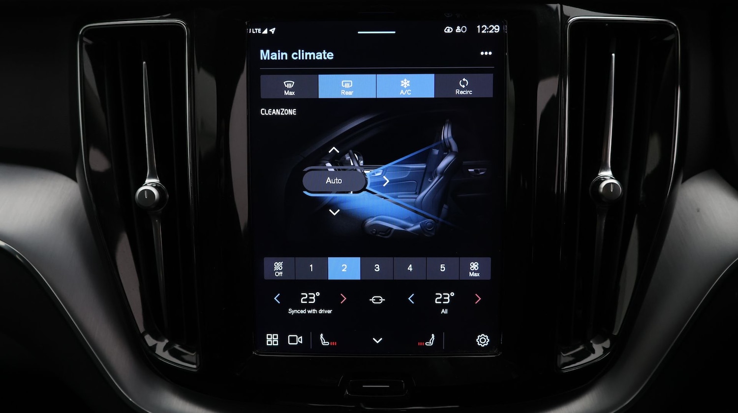 Used Volvo XC60 2022 for sale - 77915803: Photo 12