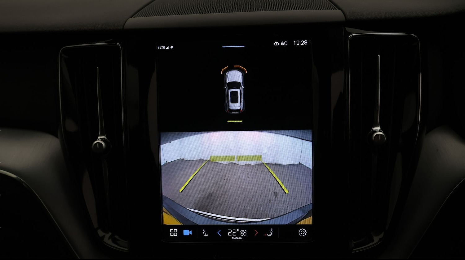 Used Volvo XC60 2022 for sale - 77915803: Photo 24