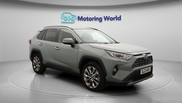 Used Toyota RAV4 2021 for sale - 76246744: Photo 2