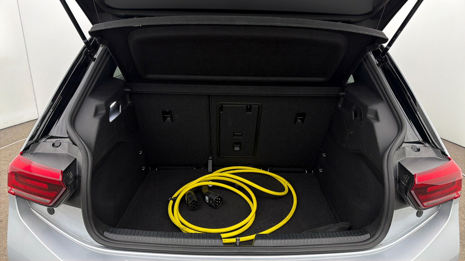 Used Volkswagen ID.3 2023 for sale - 77830008: Photo 16