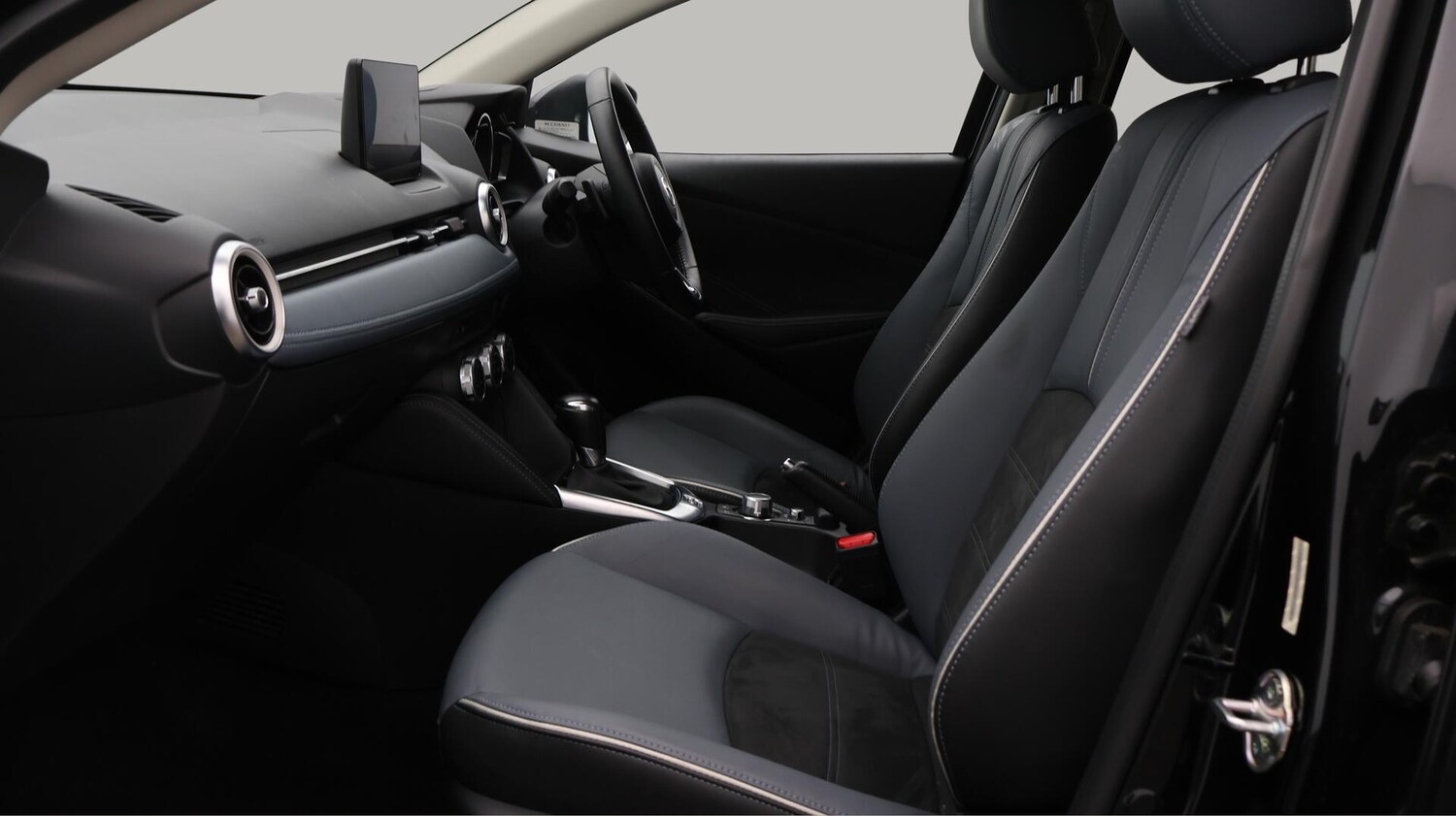 Used Mazda Mazda2 2022 for sale - 76657664: Photo 15