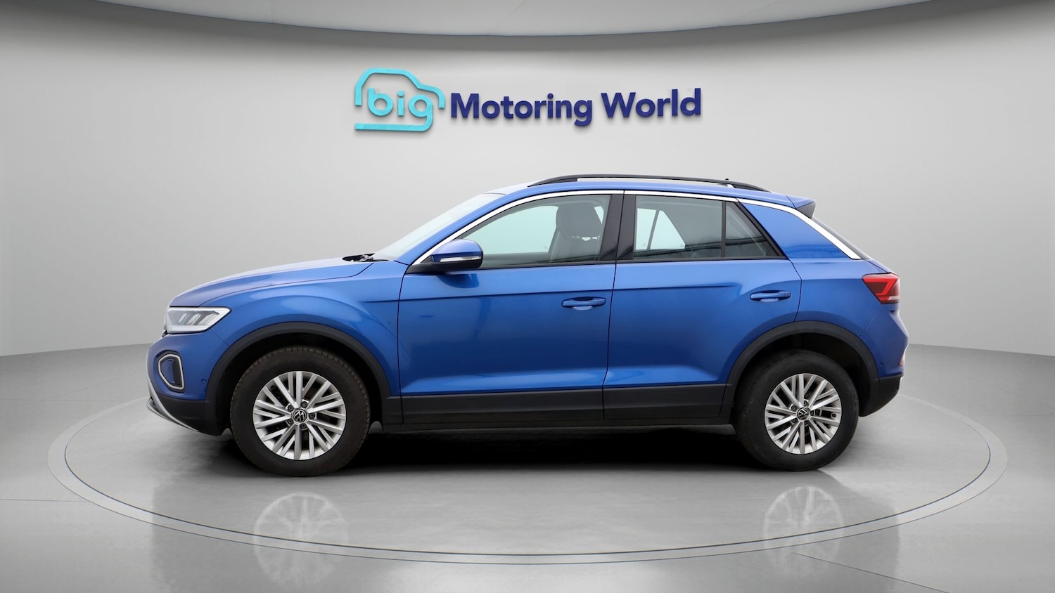 Used Volkswagen T-Roc 2023 for sale - 77449997: Photo 4