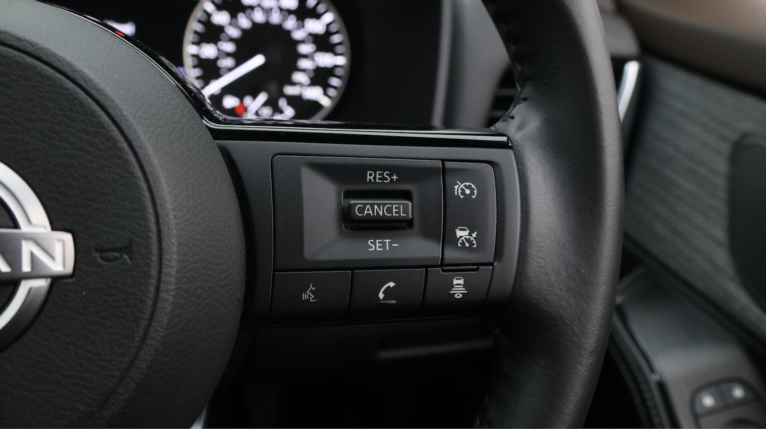Used Nissan X-Trail 2024 for sale - 76072700: Photo 25