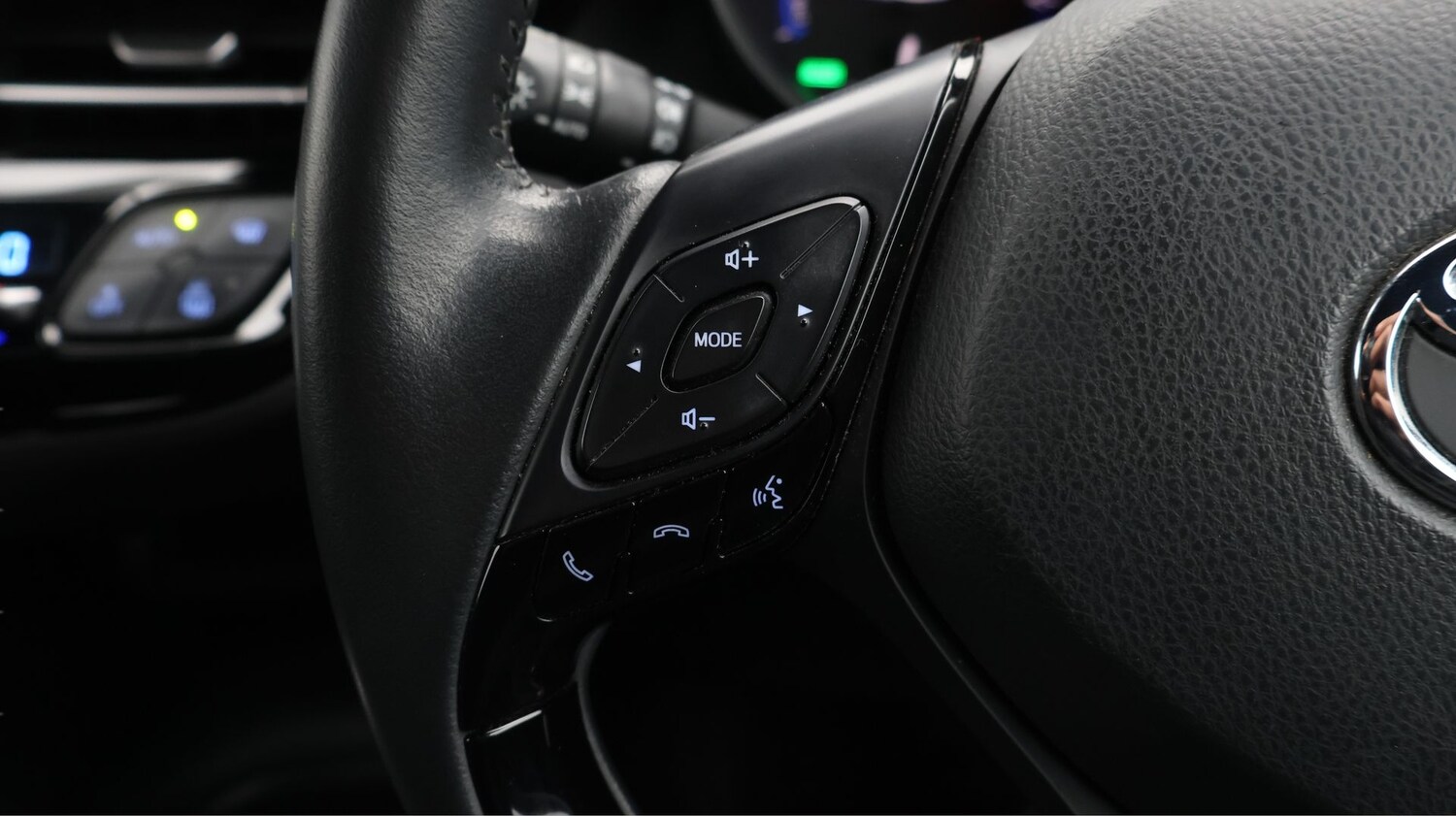 Used Toyota C-HR 2023 for sale - 77428921: Photo 24