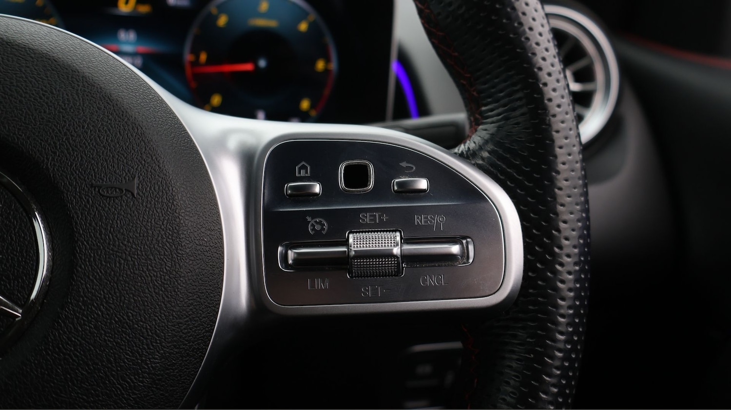 Used Mercedes-Benz GLB 2020 for sale - 77730822: Photo 27