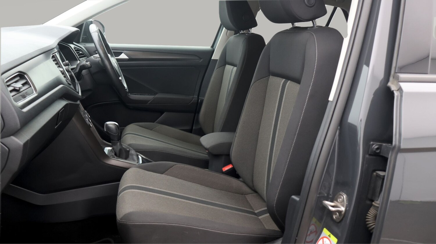 Used Volkswagen T-Roc 2020 for sale - 77363820: Photo 14