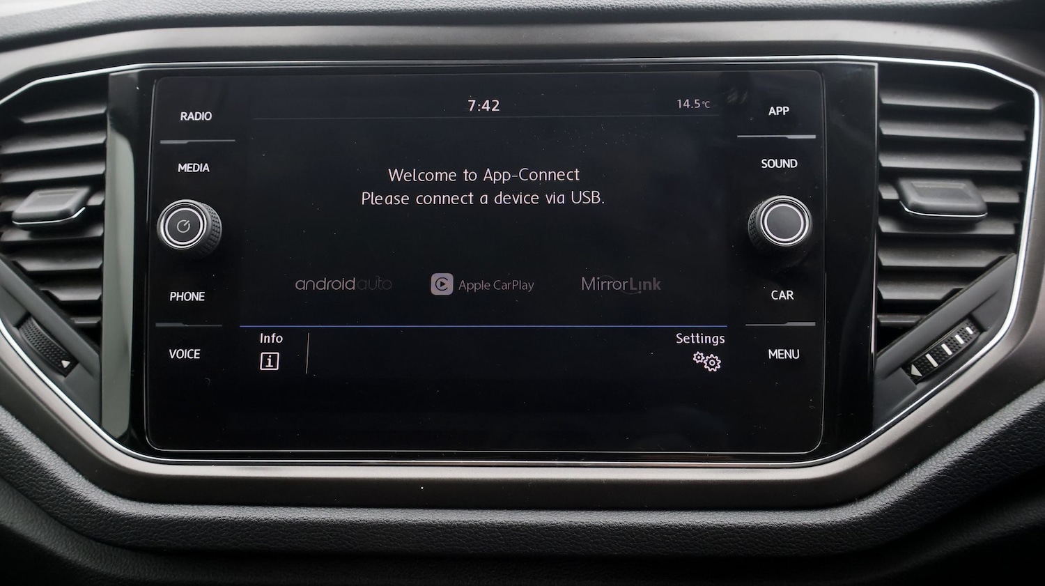 Used Volkswagen T-Roc 2020 for sale - 77363820: Photo 26