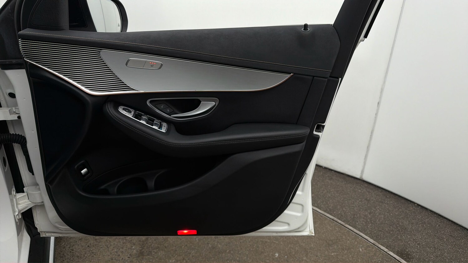 Used Mercedes-Benz EQC 2022 for sale - 77845248: Photo 12