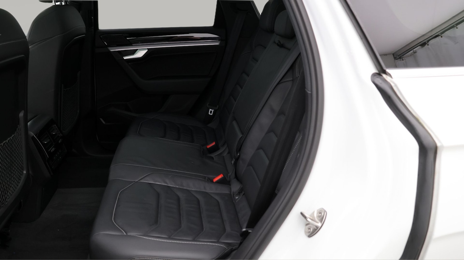 Used Volkswagen Touareg 2023 for sale - 77749669: Photo 16