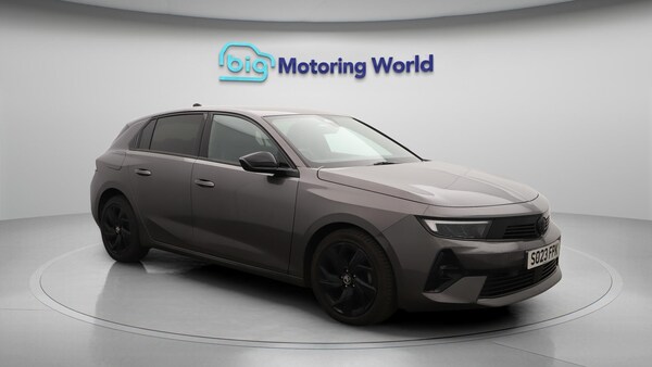 Used Vauxhall Astra 2023 for sale - 76307667: Photo 2