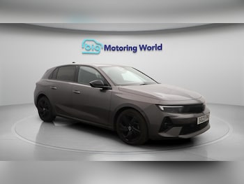 Used Vauxhall Astra 2023 for sale - 76307667: Photo 2