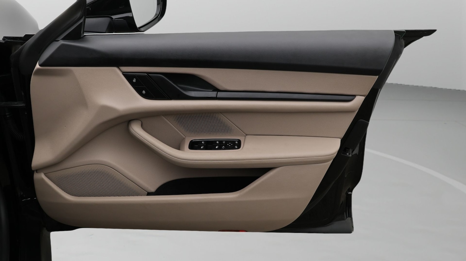 Used Porsche Taycan 2022 for sale - 77375960: Photo 15