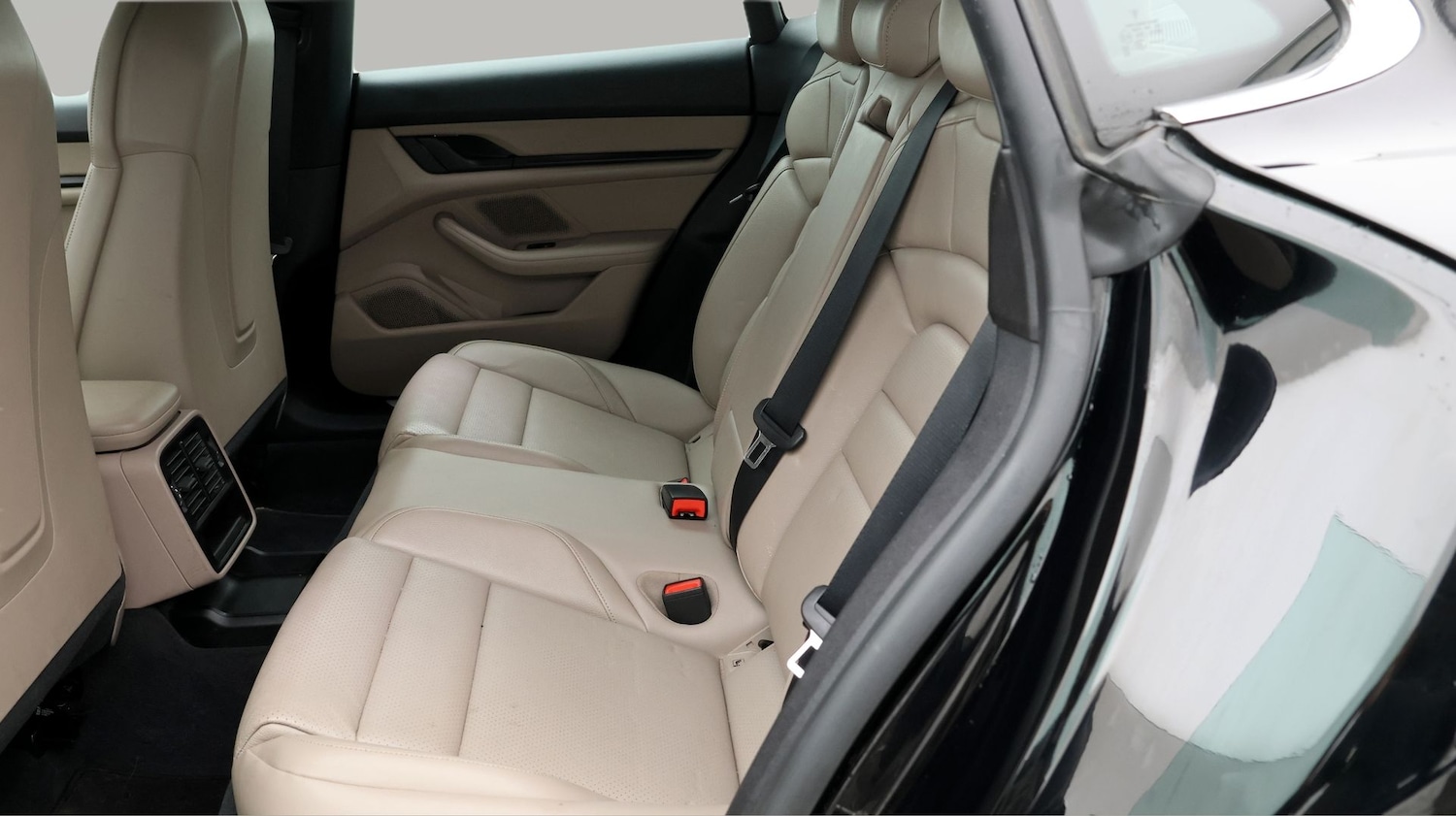 Used Porsche Taycan 2022 for sale - 77375960: Photo 16