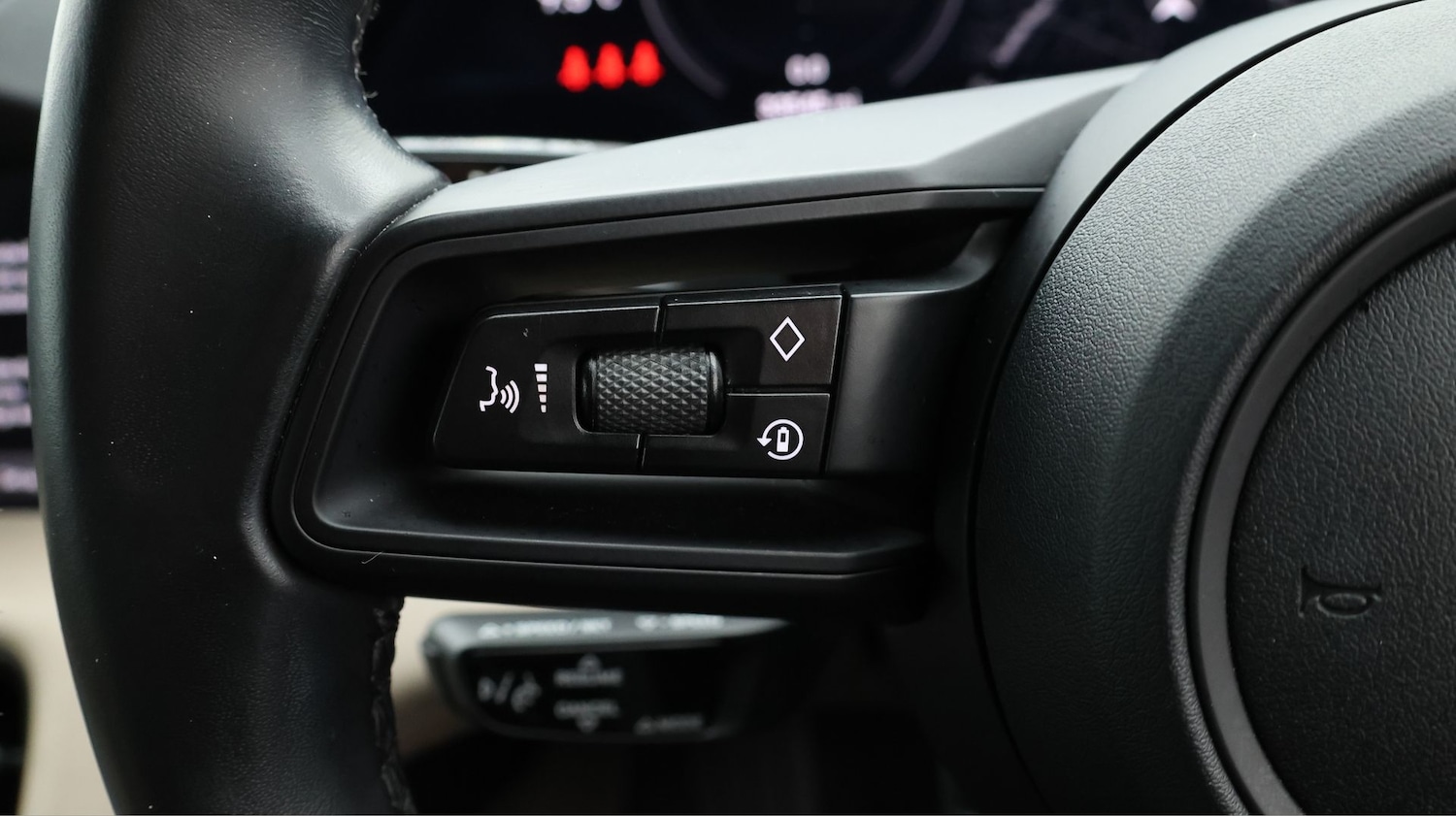 Used Porsche Taycan 2022 for sale - 77375960: Photo 23